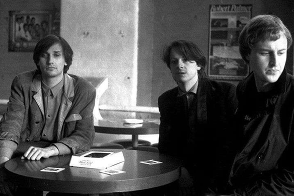 Richard H. Kirk (â )
Chris R. Watson
Stephen W. Mallinder
Richard H. Kirk & Cabaret Voltaire : Entretien inĂ©dit â entretien rĂ©alisĂ© par JeanâYves Leloup en 2003 et publiĂ© le 25 mars 2008 sur le site GlobalâŻTechno.