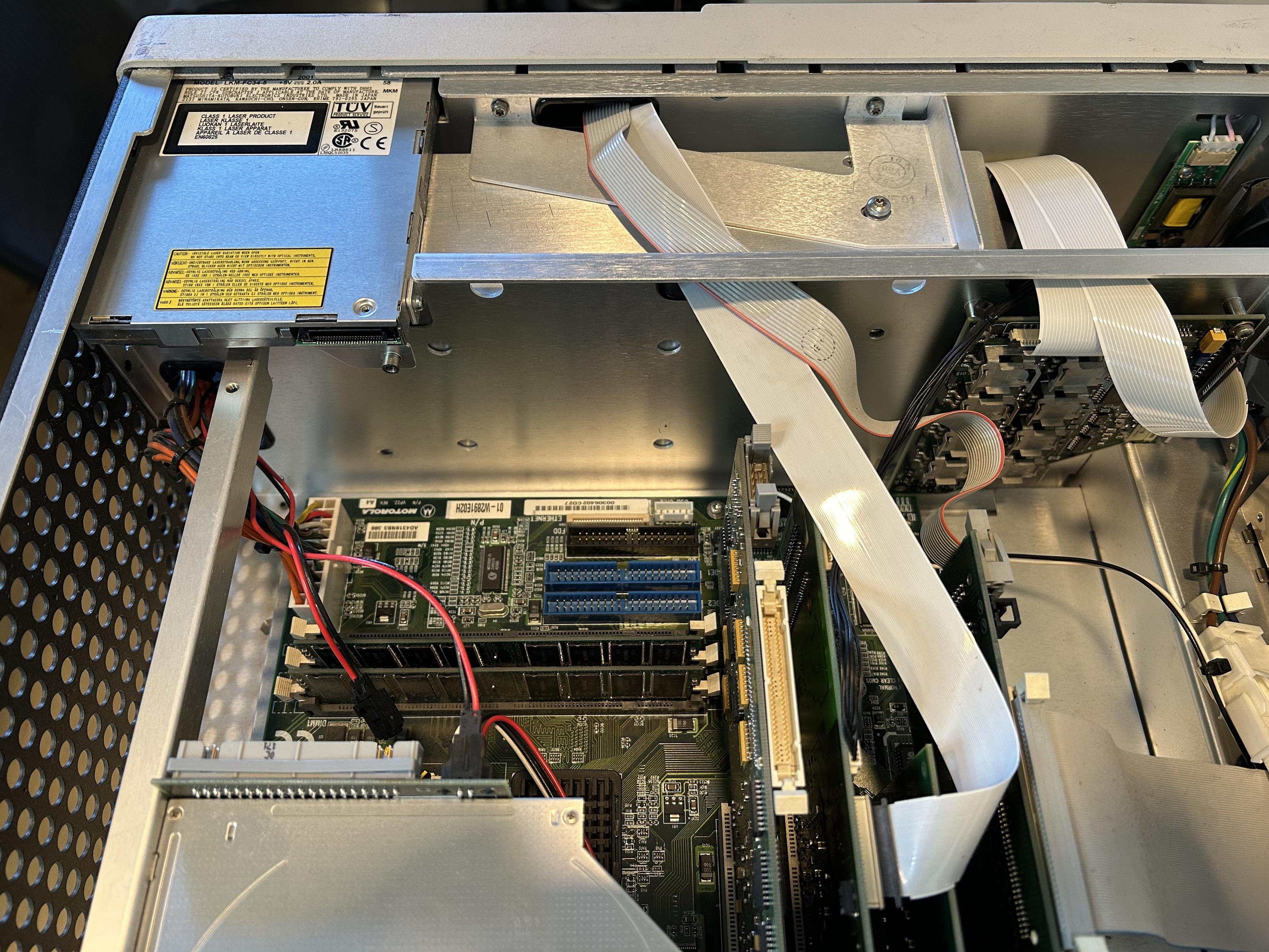 Inside the PC section of the scope. There are no IDE cables.