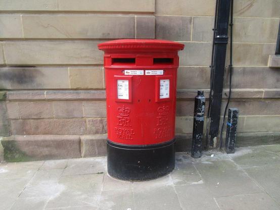 Postbox in Chester, Cheshire West and Chester. PostboxMap.co.uk
