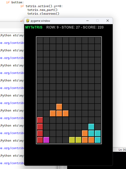 Screenshot eines Tetris-Clones mit bunten Steinen, im Hintergrund die Python-IDE.