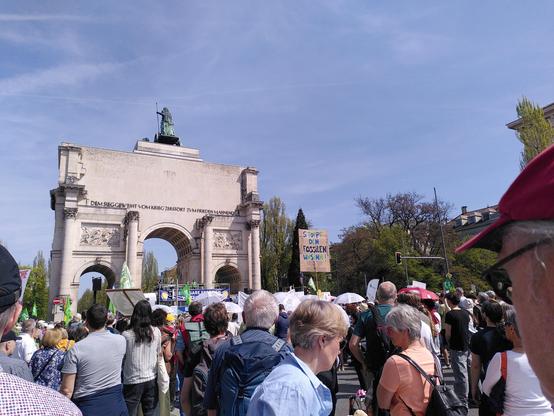 Photo of the protesters for renewable energy in Munich.
