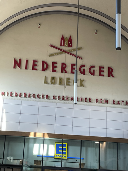 Posted media