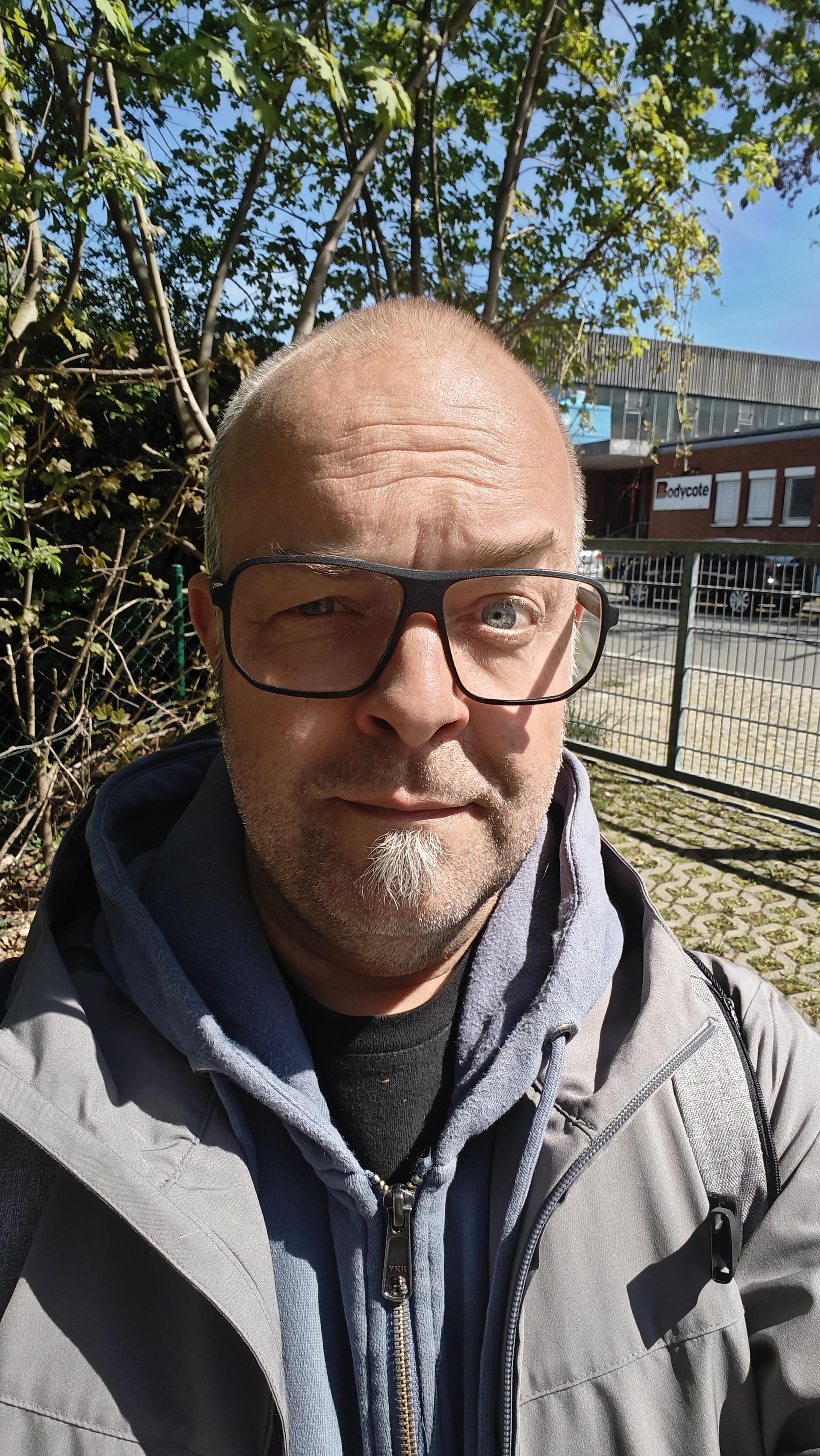 Ein bisschen gehetzt vielleicht, aber hier kommt das traditionell-obligatorische „@btconf, wir kommen!”-Foto für den ...