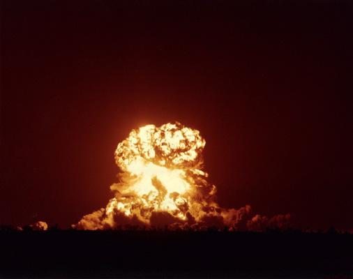 Operation Upshot-Knothole - Simon shot.
Autor: Federal government of the United States - http://www.atomicarchive.com/Photos/LANL/index.shtml
Lizenz: Public Domain