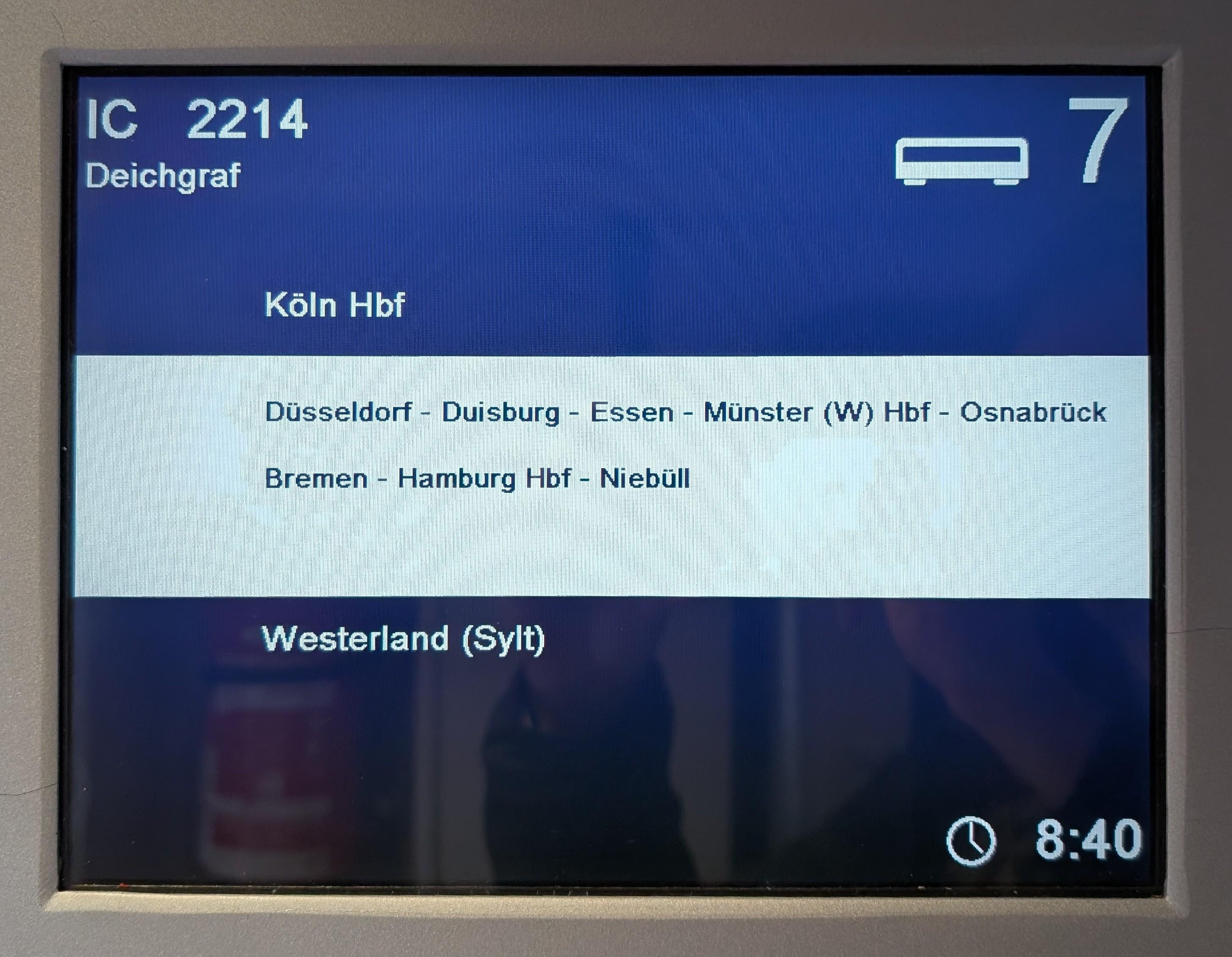 Screen in old blue-white design, IC 2214 Deichgraf, Coach 7, from Köln Hbf to Westerland (Sylt) via Düsseldorf, Duisburg, Essen, Münster (W) Hbf, Osnabrück, Bremen, Hamburg and Niebüll