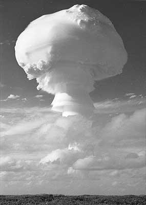 Der Grapple Y Atomtest (UK) am 28 April 1958
Autor: Atomic Weapons Research Establishment - https://web.archive.org/web/20070607113755/http://www.awe.co.uk/main_site/about_awe/history/timeline/1957/index.html
Lizenz: Public Domain
