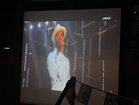 Cesar Sampson sings