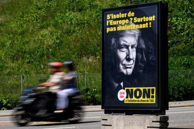 Early results show Swiss voters reject right-wings bid to cap population at 10 millionVoters in Switzerland have cast final ballots on a proposal to cap the countrys population at 10 million. #News #Swiss #Switzerland #EU