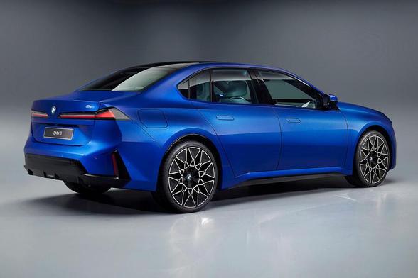 The new i3 BMW with unfeasibly large wheels. This is not a photoshop!