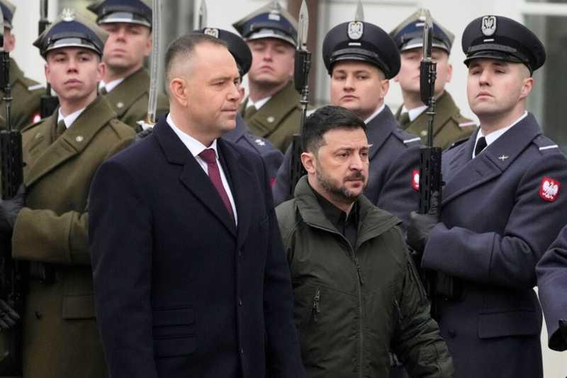 Zelenskyy returns Polands highest honor after Polish leader revokes it in a spat over historyUkrainian leader Volodymyr Zelenskyy has returned a state honor to Poland after the Polish president revoked it. #News #Poland #Polish #Ukraine