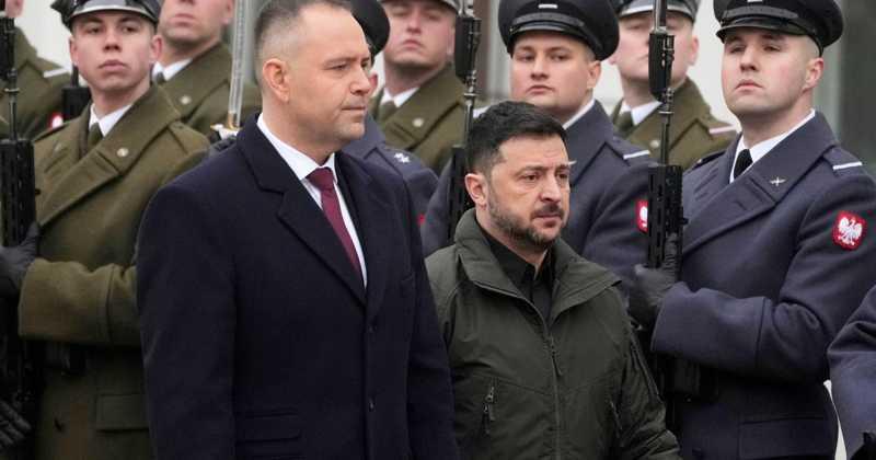 Zelenskyy returns Polands highest honor after Polish president revokes it in history disputeUkrainian leader Volodymyr Zelenskyy has returned a state honor to Poland after the Polish president revoked it. #News #Poland #Polish #Ukraine