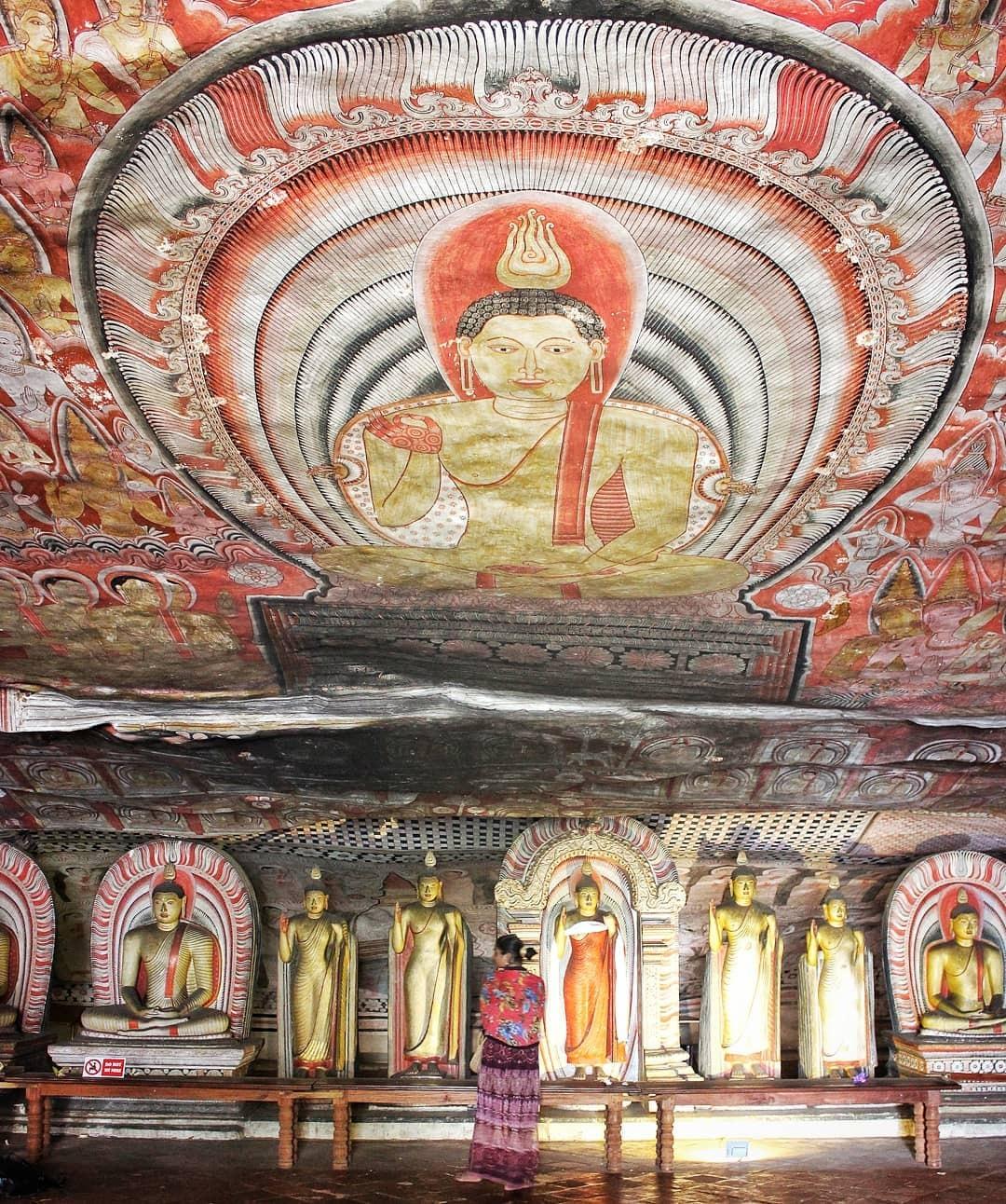 The Golden cave temple of Dambulla, #SriLanka.
#BuddhistArt #Buddhism