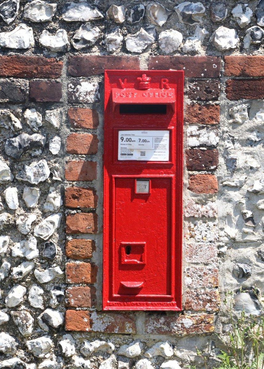 Postbox in Chilcomb, Hampshire. PostboxMap.co.uk