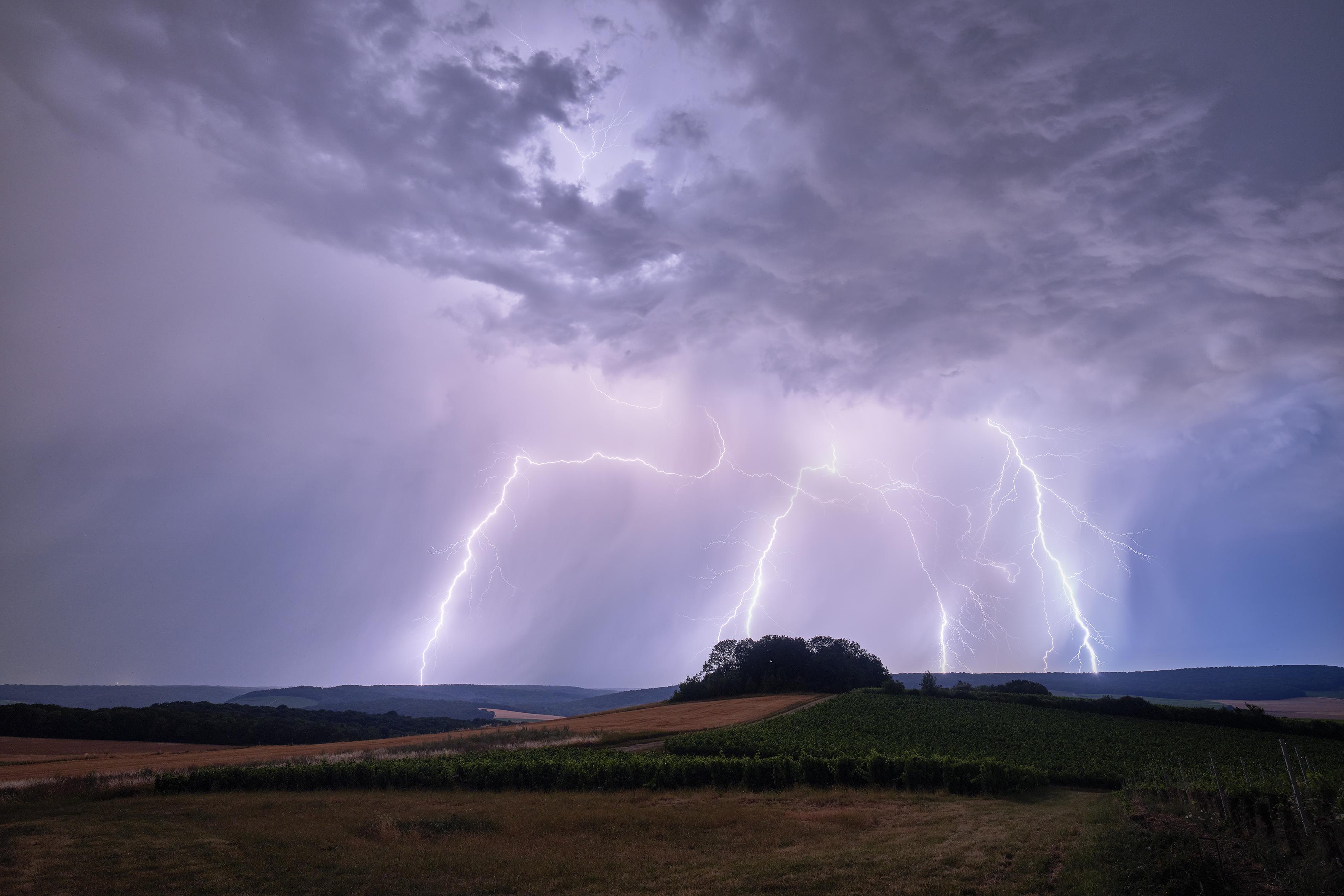 Orages du 28/06/2026 en Champagne, j'ai fusionné 3 prises de vue.