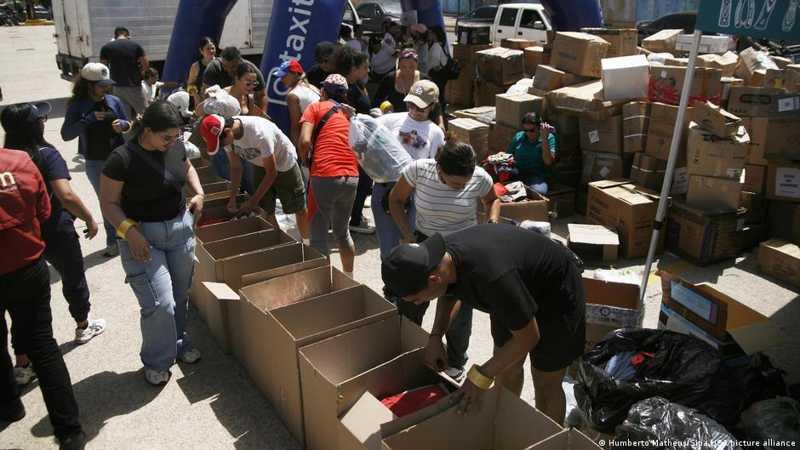 Venezuela earthquake: Aid ramps up as rescue window closesVenezuela was shaken by an aftershock on Monday as rescues continued. Interim president Delcy Rodriguez said she remained hopeful about rescue operations as criticism of her government grows.  #News #Venezuela #US #EU
