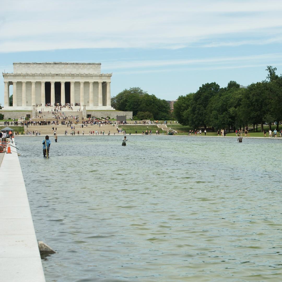 Reflecting Pool am Lincoln Memorial in Washington, D.C. USA, 19.06.2026 / By SWinxy - Own work, CC BY 4.0, https://commons.wikimedia.org/w/index.php?curid=194239607
