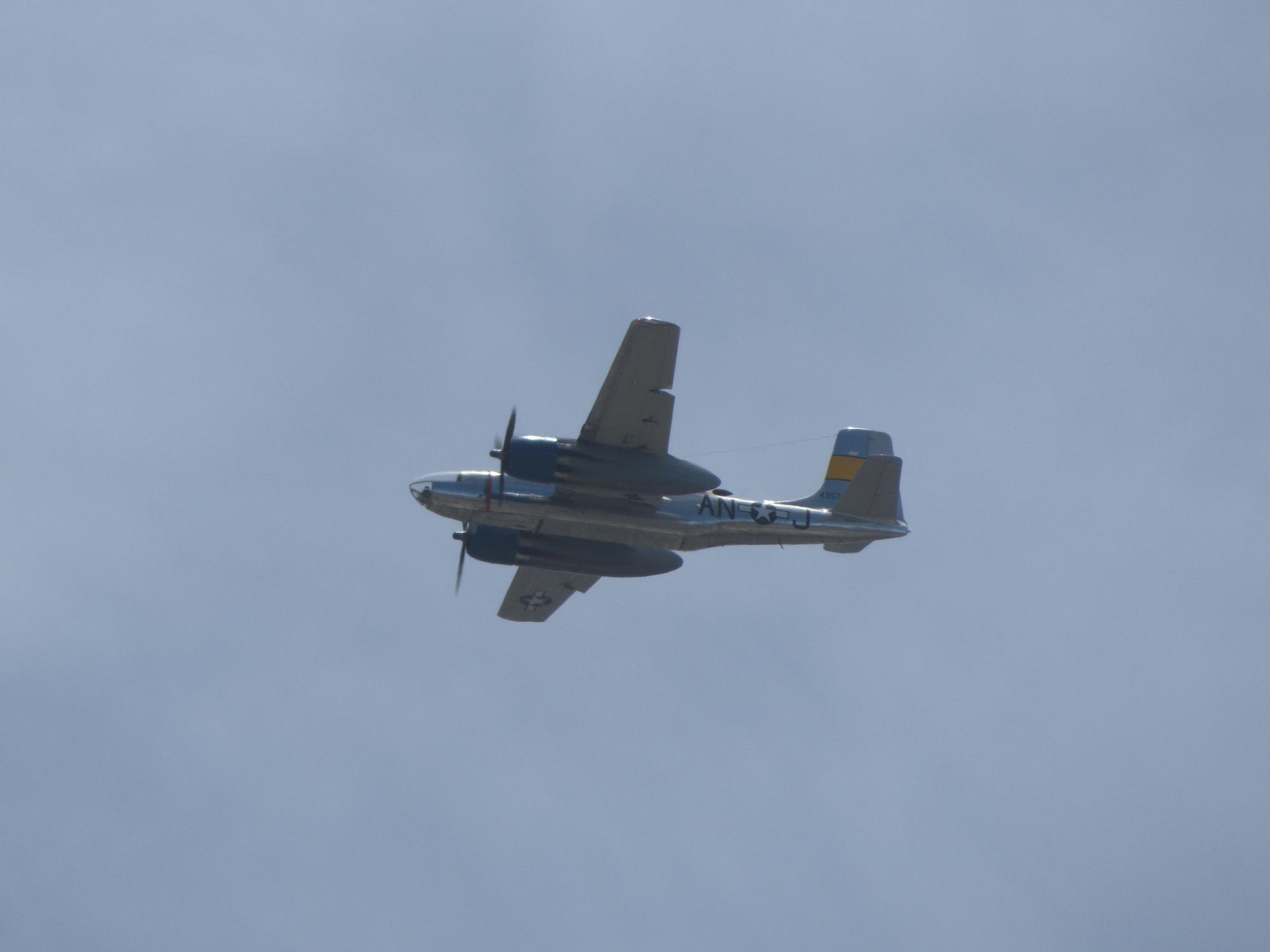 The same aircraft, seen side-one