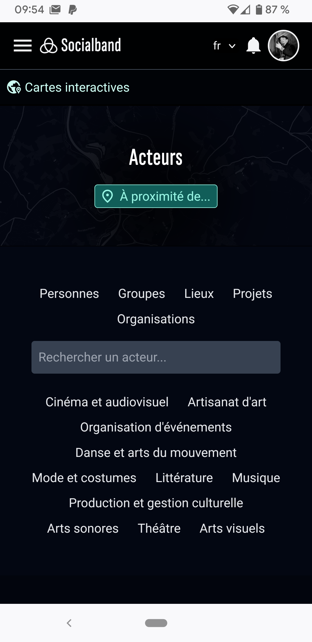 Screenshot montrant les acteurs de social ans filtrantes par discipline artistique: musique, théâtre,...