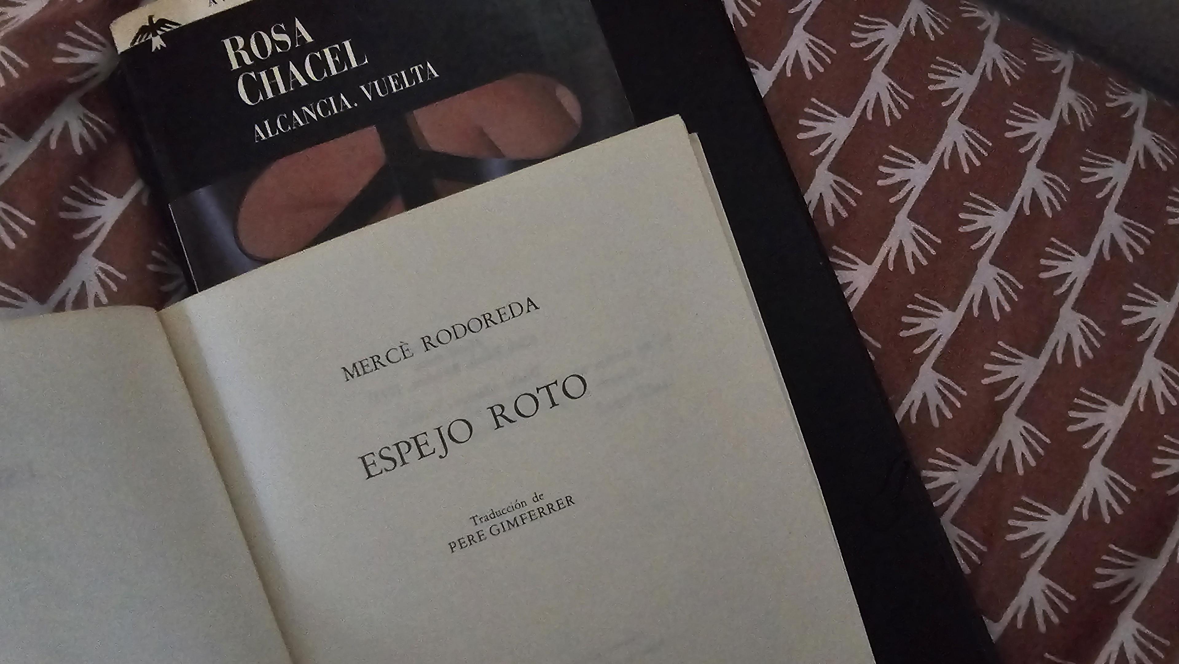 Foto del libro Espejo roto, se ve que el traductor desde el catalán fue Pere Gimferrer.