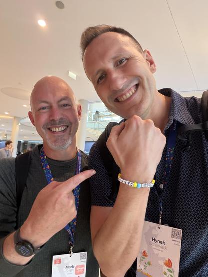 Me and judy2k who made me an enemiship bracelet saying “Hyneck [sic] sucks”
