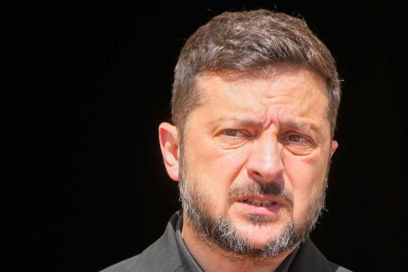 Ukraines ousted defense minister rejects Zelenskyys offer of a different government roleUkraines fired defense minister, Mykhailo Fedorov, has rejected President Zelenskyys offer to rejoin the government in a different role. #News #Ukraine #Zelenskyy #Russia