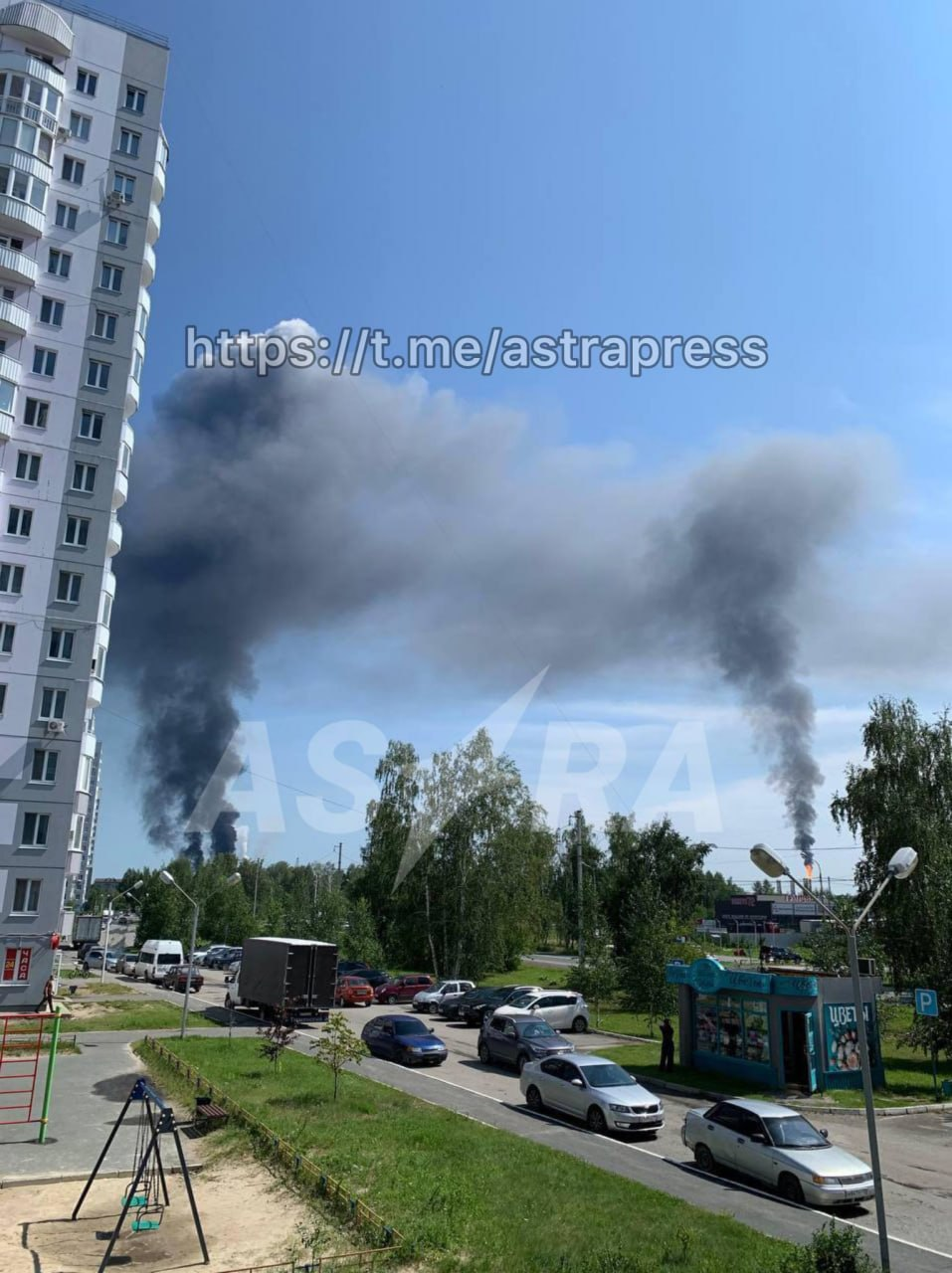 A Ukrainian drone attack caused a fire at the Tyumen Oil Refinery in Russia. #Russia