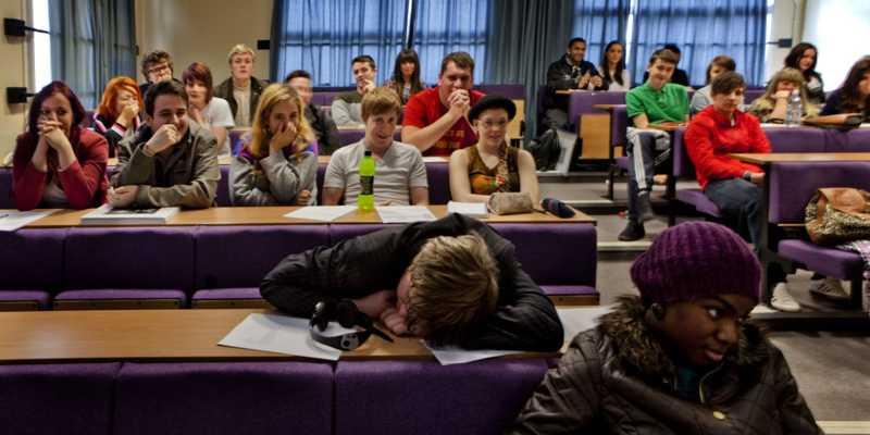 I've been teaching college students for decades. Most of them can no longer finish a book | Fortune