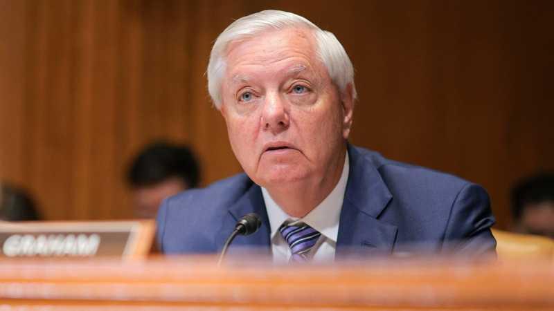 Senate overwhelmingly advances Russia sanctions bill named after Sen. Lindsey GrahamWith Ukrainian President Zelenskyy overlooking the floor, the Senate on Wednesday overwhelming advanced a Russia and Iran sanctions bill named in honor of Sen. Graham. #News #Russia #Senate #Ukraine