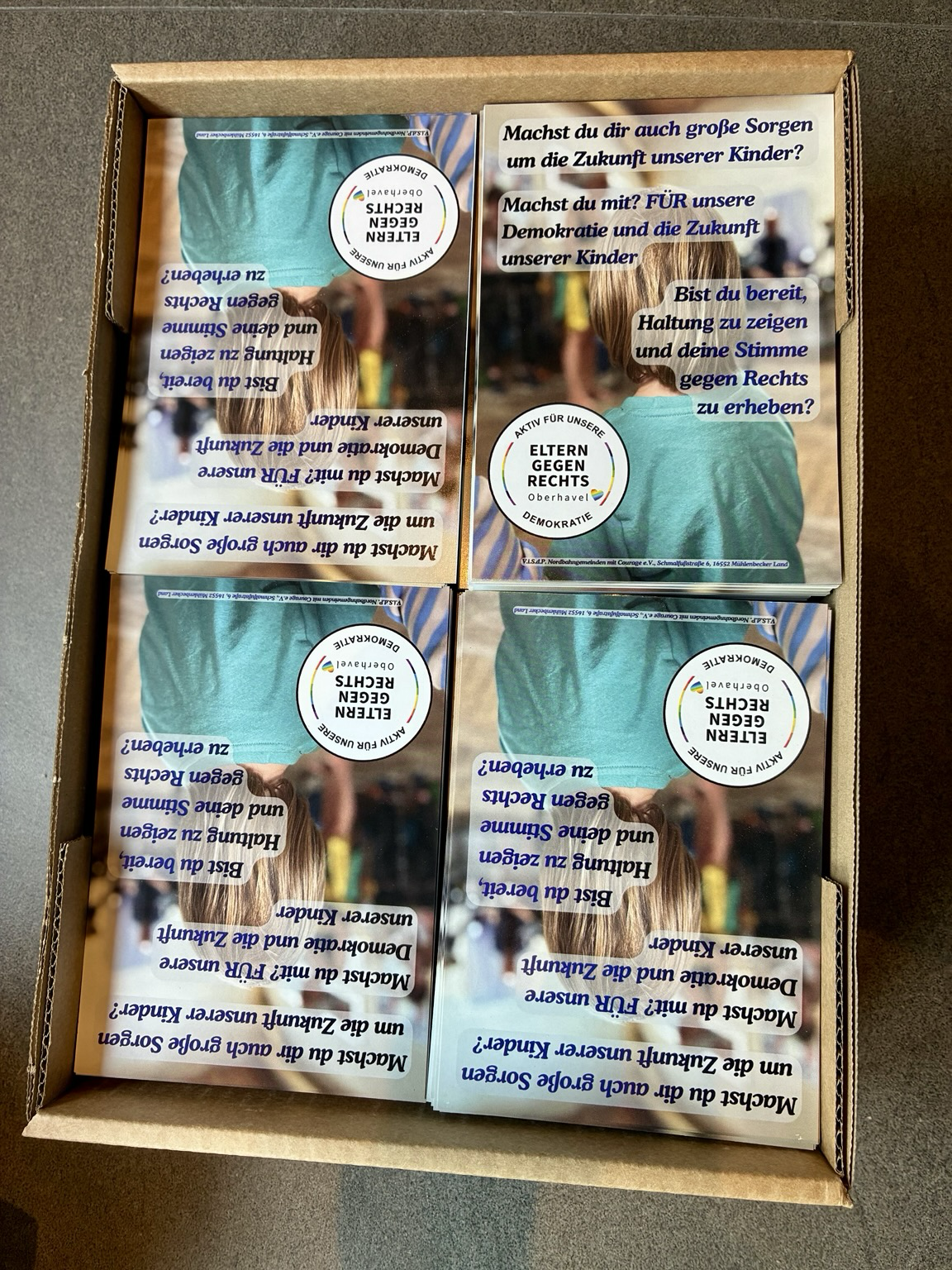Viele Flyer von EgR OHV in einer Kiste