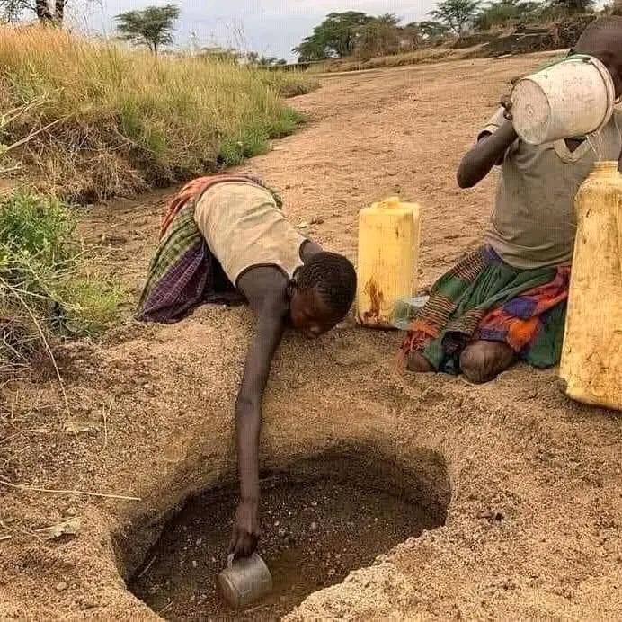 💔 EMERGENCY: LIVES ARE HANGING BY A THREAD. These children are drinking muddy, contaminated water just to survive. 😭 Every day without CLEAN WATER puts lives at risk. Climate change is stealing childhoods NOW. 🙏 PLEASE HELP. Every donation, no matter how small, can save a life and bring clean water to vulnerable families. DONATE: https://gofund.me/e9243328d 💧 Please SHARE. #ClimateAction #WaterIsLife #EmergencyRelief
