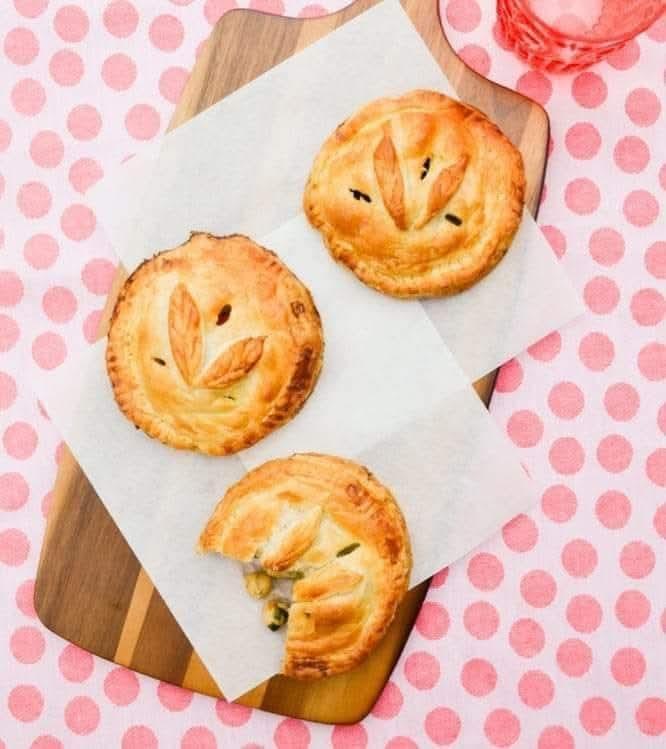 Round puff pastry chickpea and vegetable hand pies.