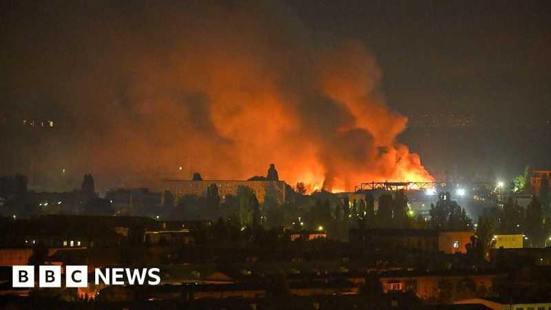 Russia launches ballistic missile and drone strike on KyivThe head of Kyivs military administration says Russia is "once again massively attacking" and has hit residential buildings. #News #Kyiv #Russian #Ukraine