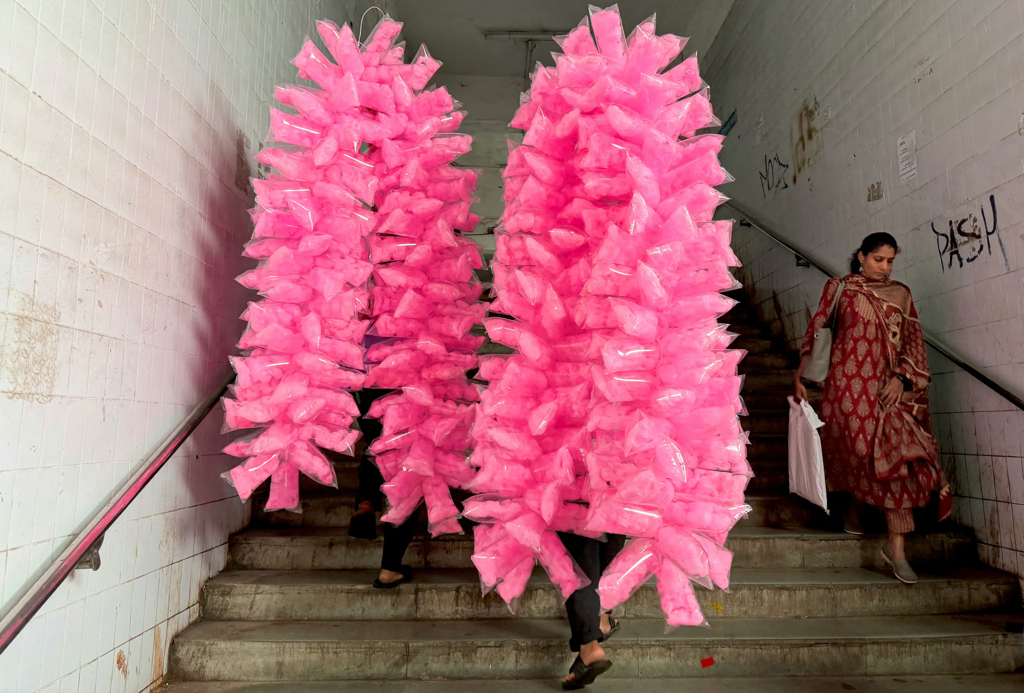 Candyfloss sellers.