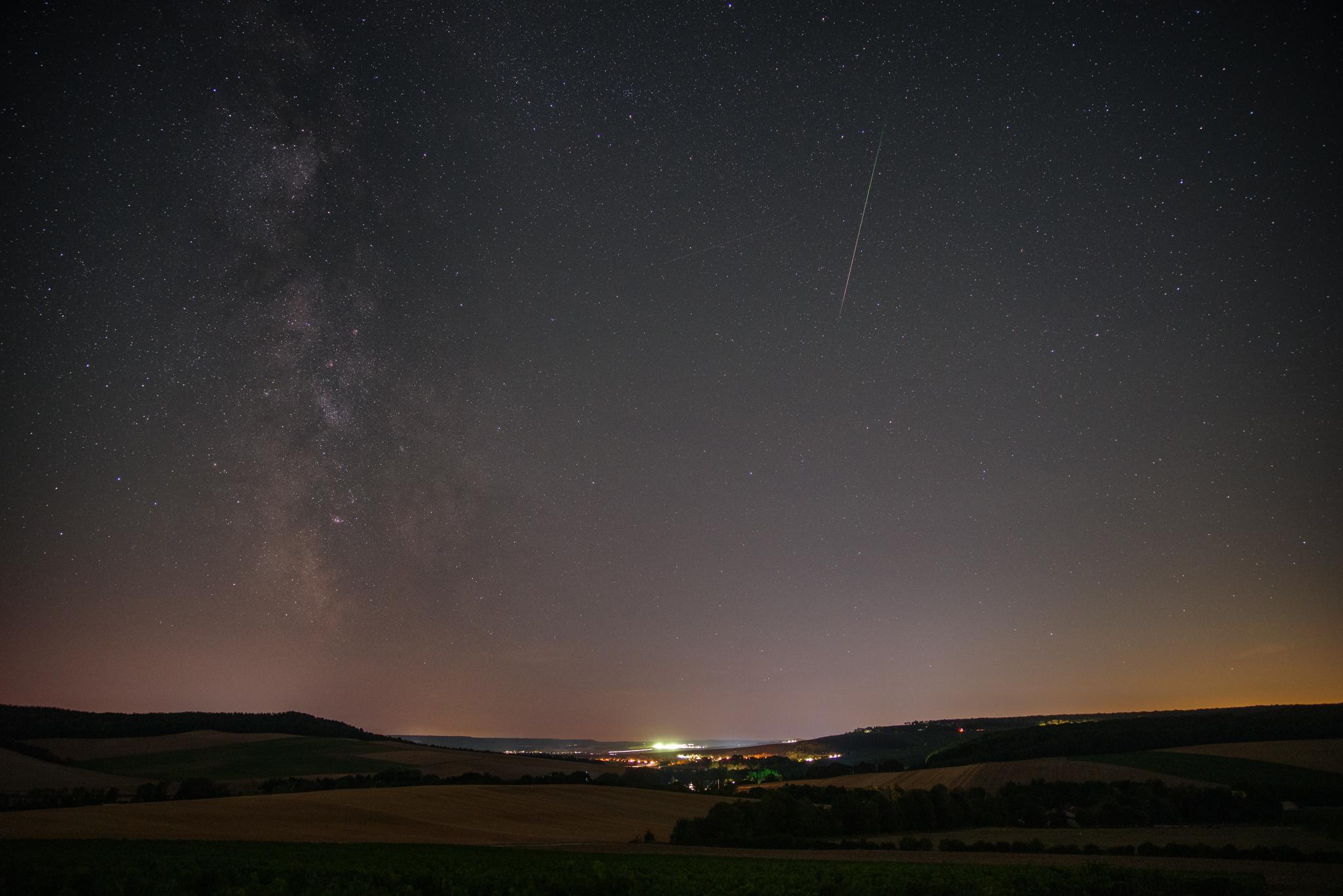 Voie lactée et étoile filante, Nuit des étoiles 2026. Paysage nocturne de la Montagne de Reims