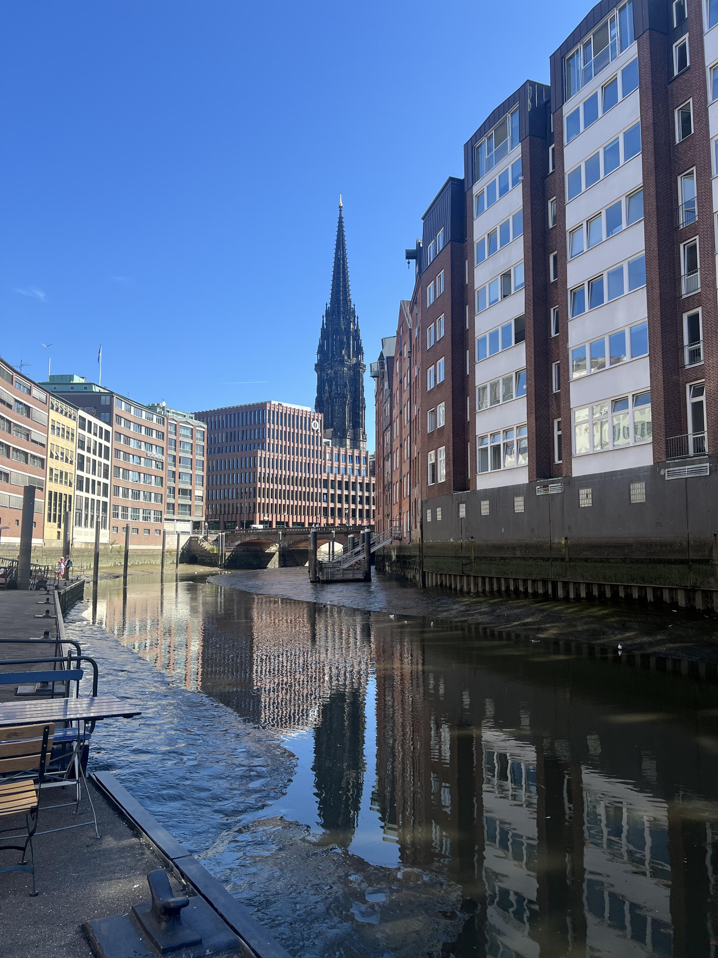 Hamburg mit Niedrigwasser