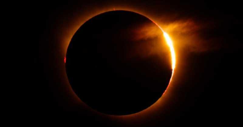 Europe sees total solar eclipse: "A very grand thing connected to something bigger than yourself"A total solar eclipse turned day into night across a slice of Europe and North America on Wednesday, and put millions in unique contact with the heavens above. Meteorologist Rob Marciano reports from Spain. #News #Europe #NorthAmerica #RobMarciano