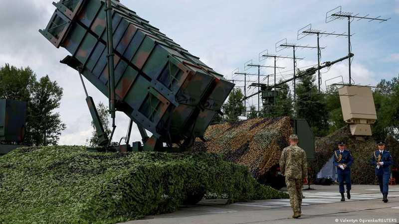 Short on US Patriot missiles, Ukraine looks for alternativesRussia is putting pressure on Ukraine with ballistic missiles, but Kyiv is short of Patriot interceptors. Domestic production and European alternatives take time. Can Kyiv realistically reduce its dependence on the US? #News #Ukraine #Patriot #Russia