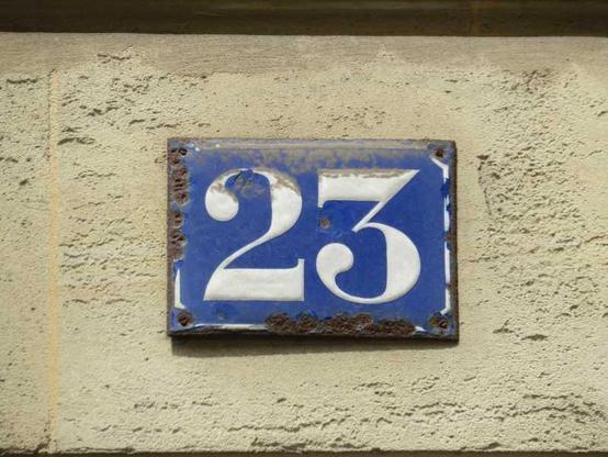 Hausnummer 23, Avenue Pierre Ier de Serbie, Paris - "(c'est là qu'a été écrit le premier scénario d'"Astérix", c'est donc un lieu mythique !)" schrieb Administrator Juju am 26.7.2018 im Thread "Adresses de Goscinny" des Forum Goscinny.