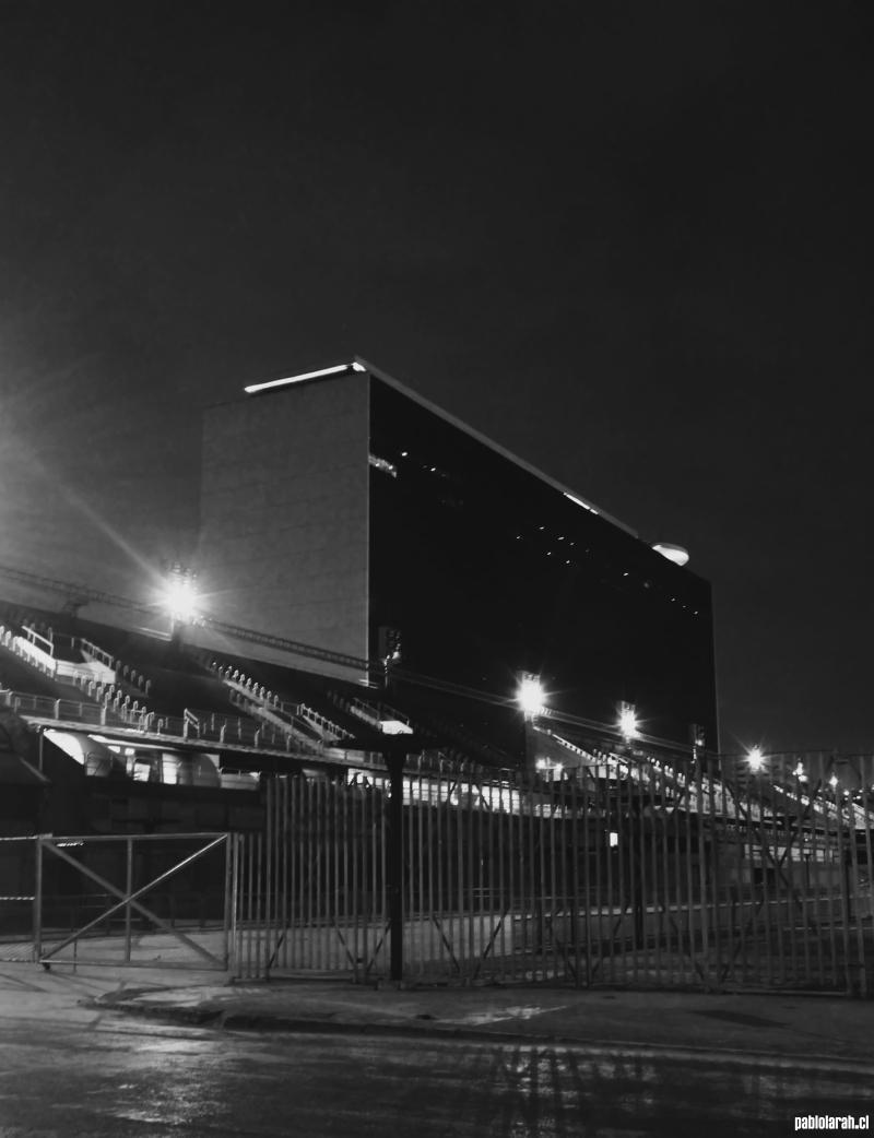 Sambadrome Marquês de Sapucaí by night, black and white with the Eco Sapucaí building.