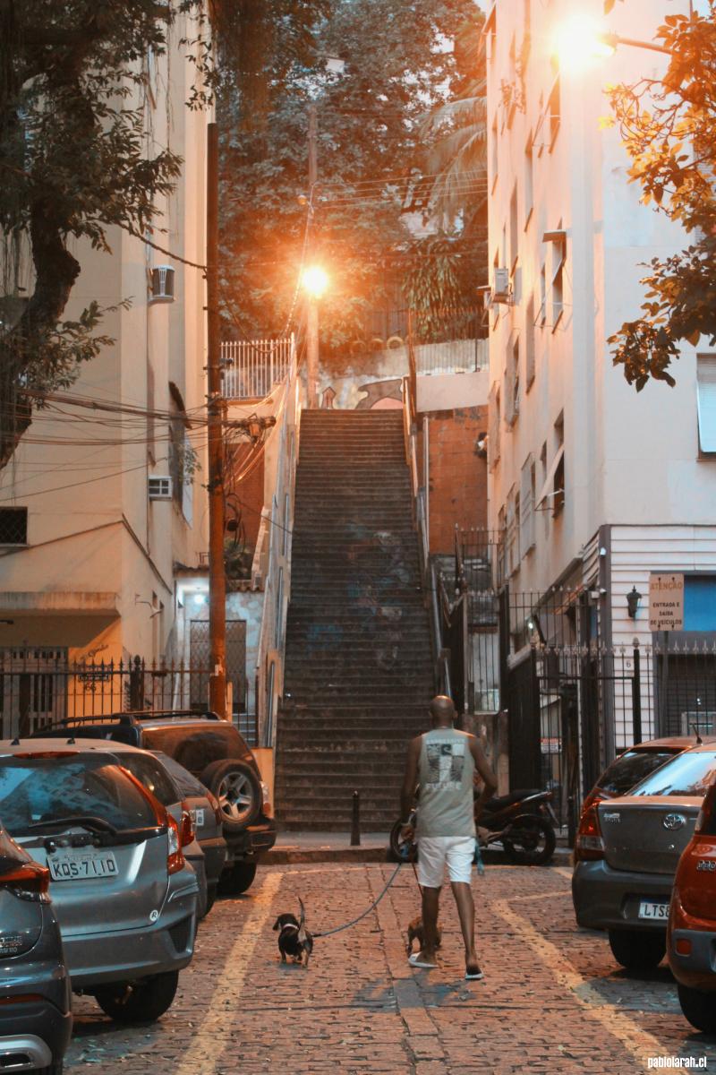 Stairs at Praça Presidente Aguirre Cerda in the sunset.