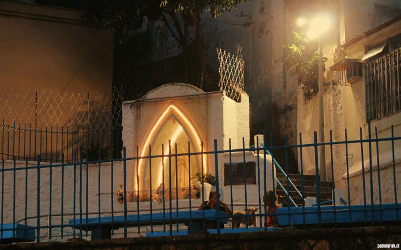 Grotto with Our Lady of Fátima at Praça Presidente Pedro Aguirre Cerda.