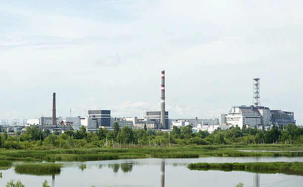 Das Kernkraftwerk Tschernobyl vom Prypjat aus gesehen (2009)
Quelle: Andrzej Karoń from Olkusz, Poland
Lizenz: CC BY 2.0