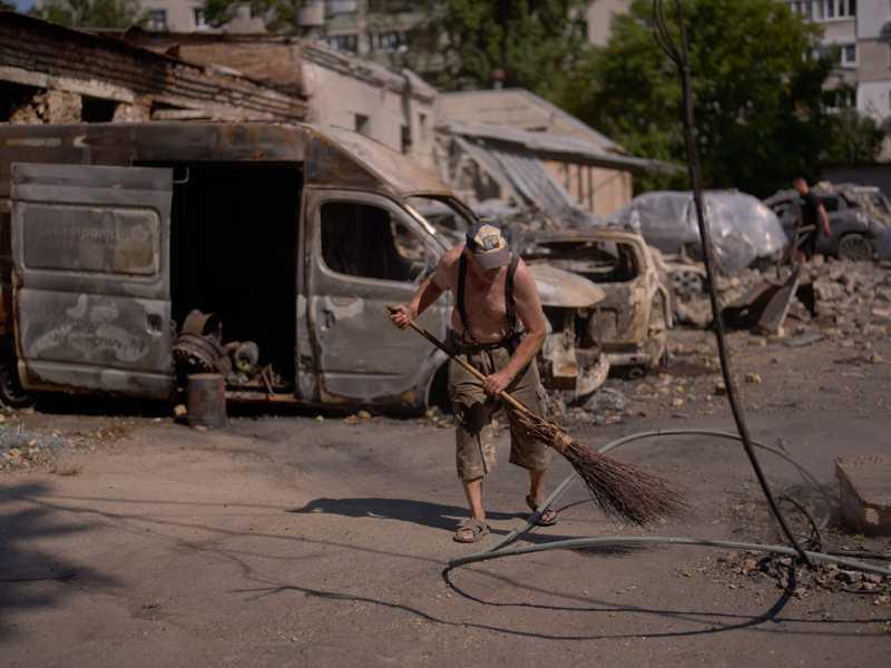 Russia, Ukraine trade attacks as Putin warns of far more destructive hitsUkrainian attacks kill 10 in Russia and Moscow-occupied territory as Russian attacks kill 7 in Ukraine. #News #Ukraine #Russia #Russian