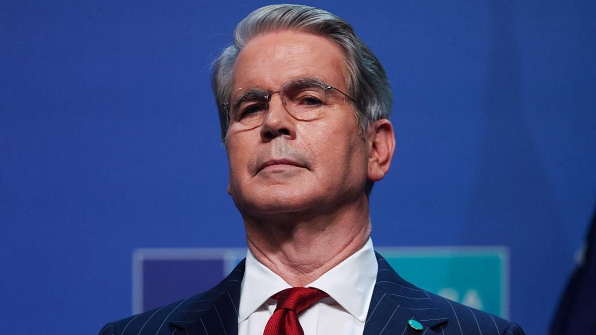 US launches an economic D-Day campaign against Iran as tensions escalate over oil and sanctions!  #USIran #Geopolitics #OilMarkets