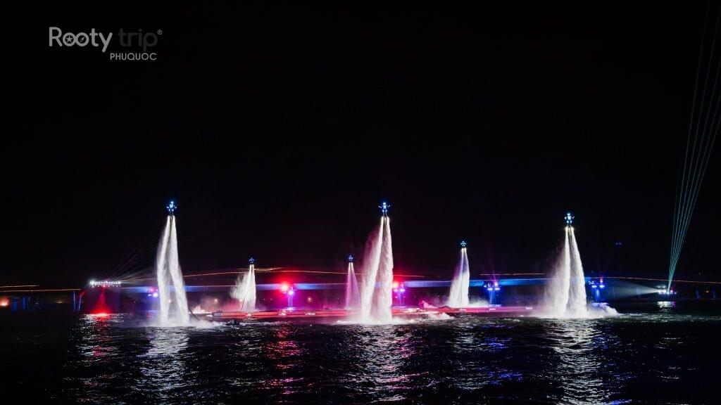 Symphony of the Sea show