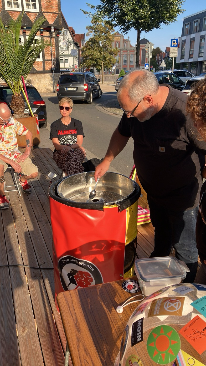 Zuckerwatte gegen Rechts (Bild: Frank Loock)