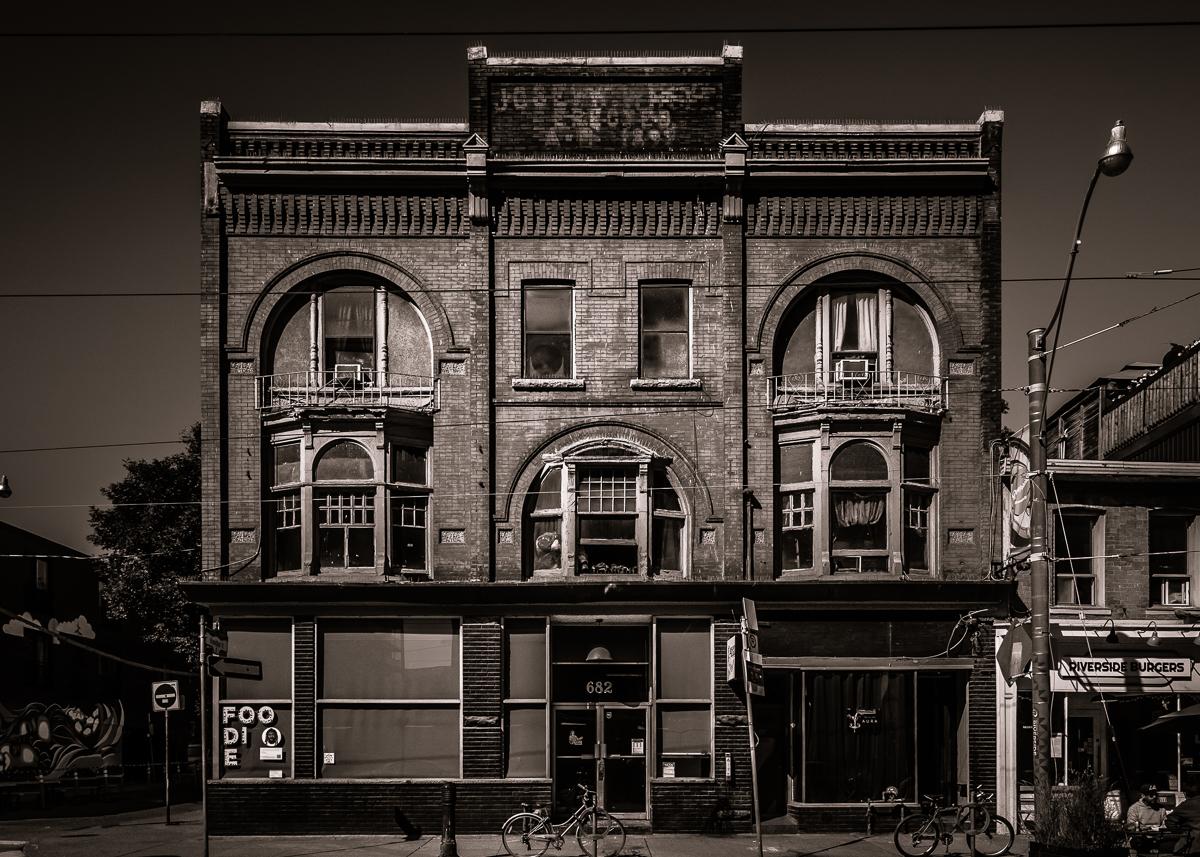 Joseph White Building No 2.

Constructed between 1892 and 1893, Nos 682-686 Queen St E is three floor low rise that is used for both residential and commercial.

Canon EOS RP
Sigma 24-105mm F4 DG OS HSM Art
Silver EFEX Pro