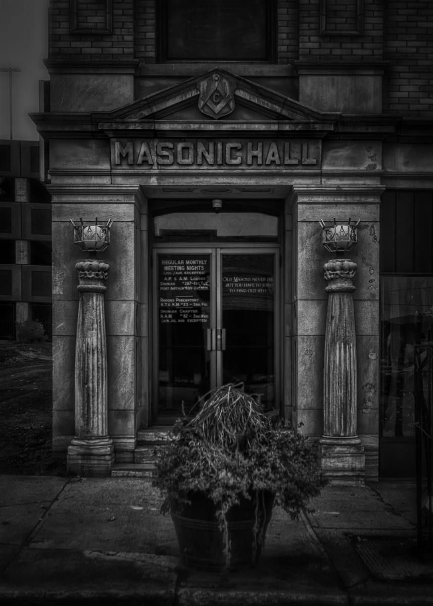 No 270 Red River Road 1.

Constructed in 1910, The Masonic Hall at No 270 Red River Road in Thunder Bay Ontario is a mixed use building with street level retail and is home to Shuniah Lodge No 287 on the upper floors.

Canon EOS 5DS
Canon EF 17-40mm f/4L USM
Silver EFEX Pro
