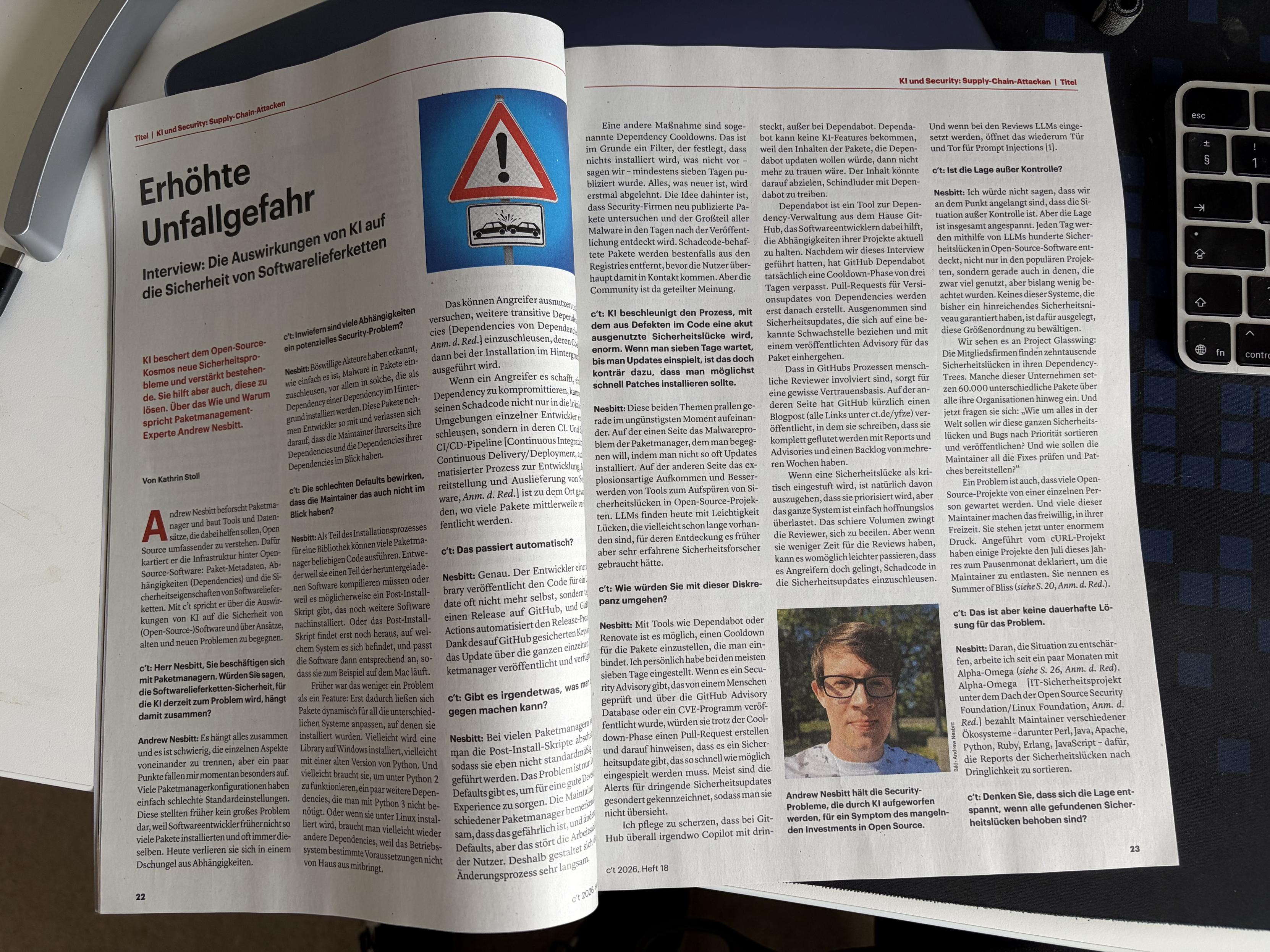 Photo of c’t magazine featuring an interview with me about software supply chain security (in German)