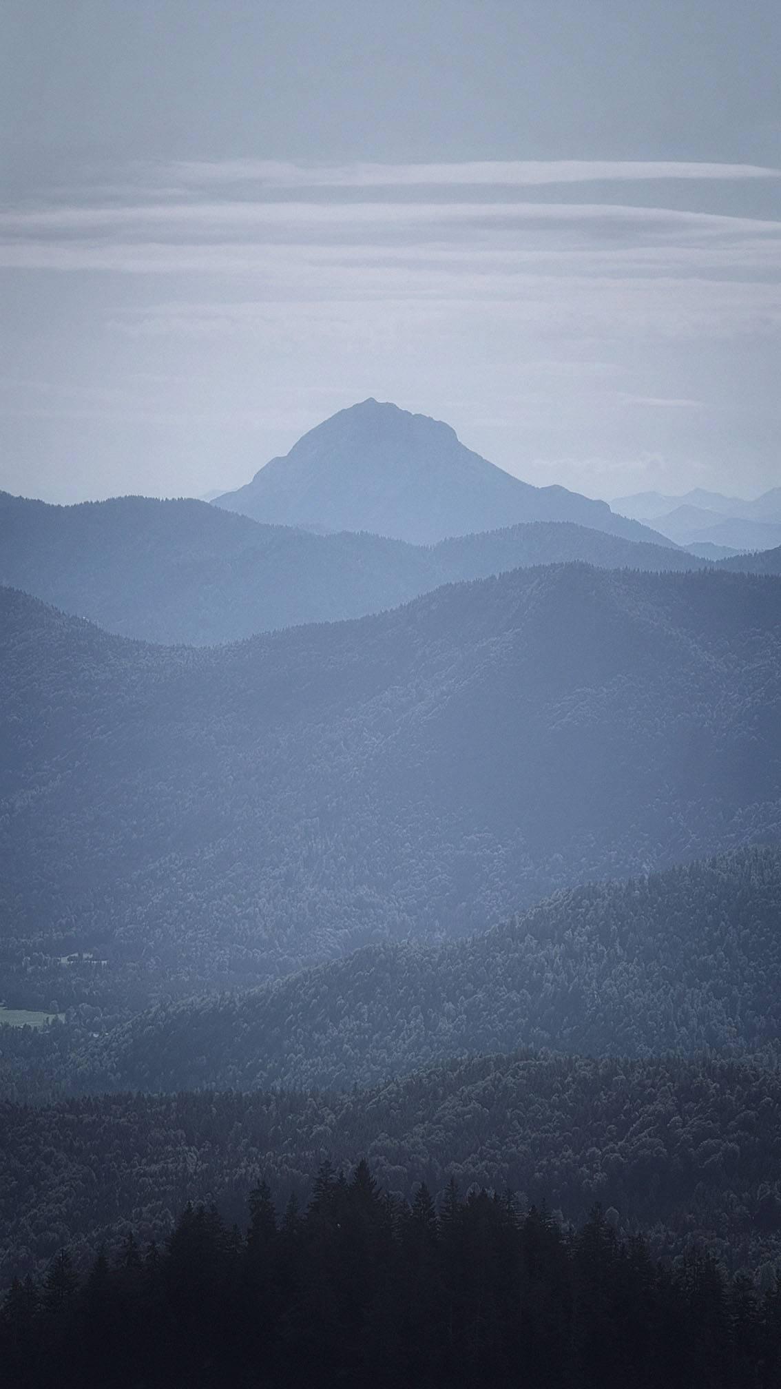 Overnight hiking trip. 🗻☀️🏕️https://knot.tilman.me/post/overnight-hiking-trip/